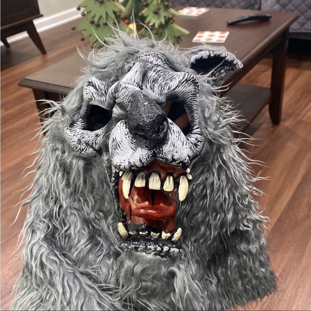 Wolf mask